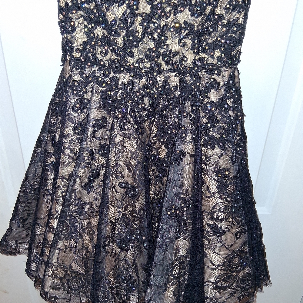 La Femme Beautiful black Prom/Party/Quinceanera  Lace Dress-size 00 NWOT - Picture 2 of 8